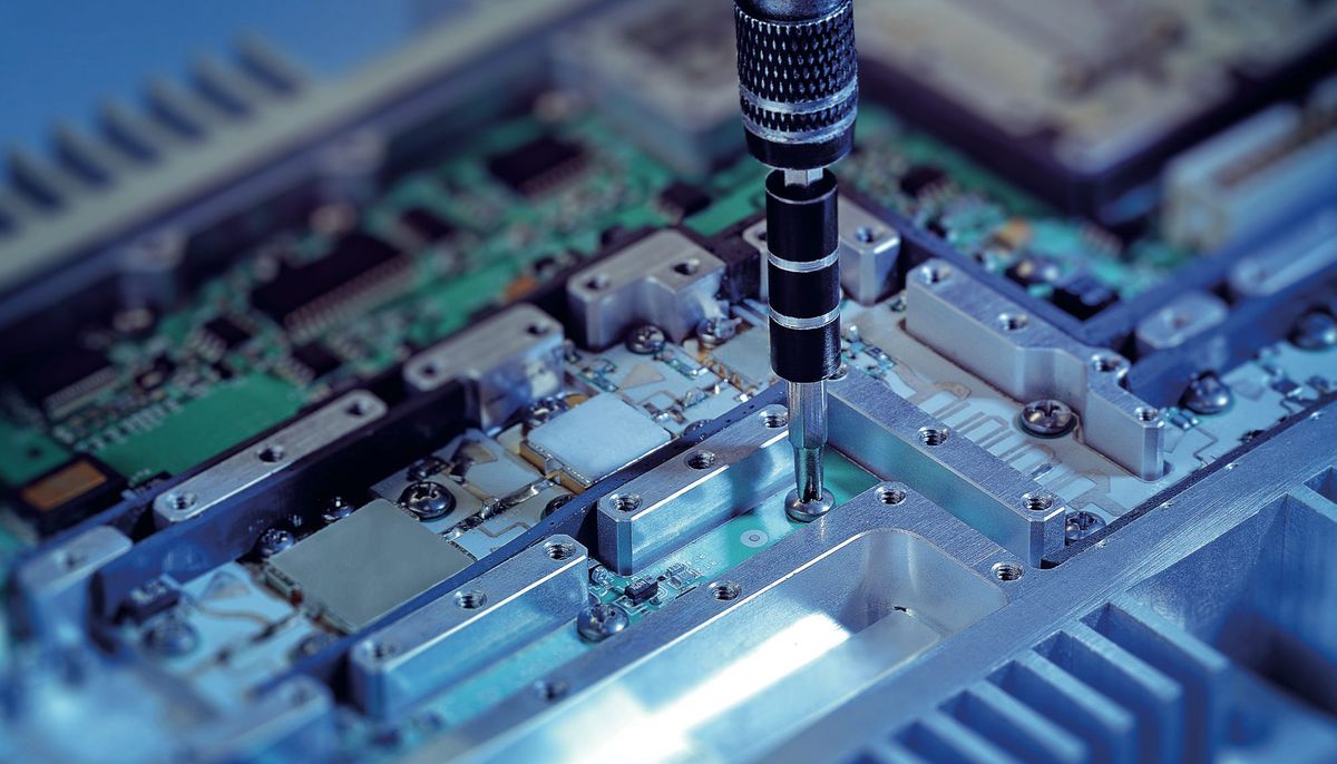 Assembling a microwave RF module